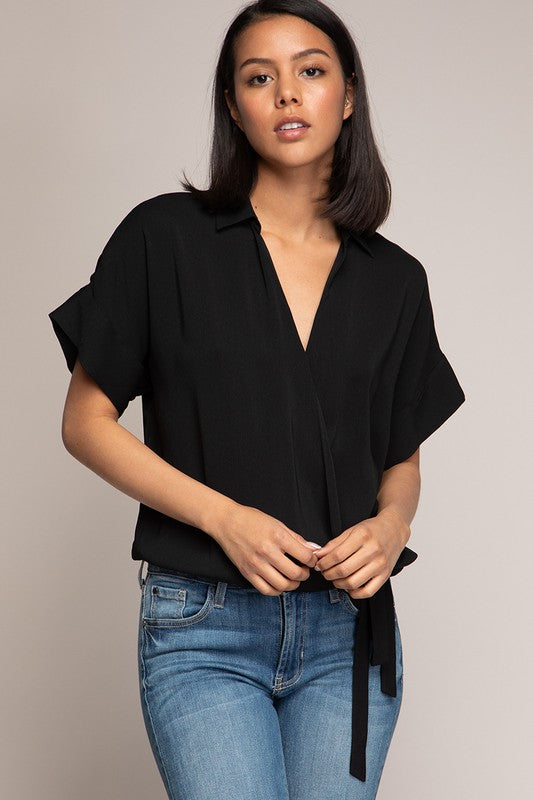 S/S COLLARED WRAP BLOUSE