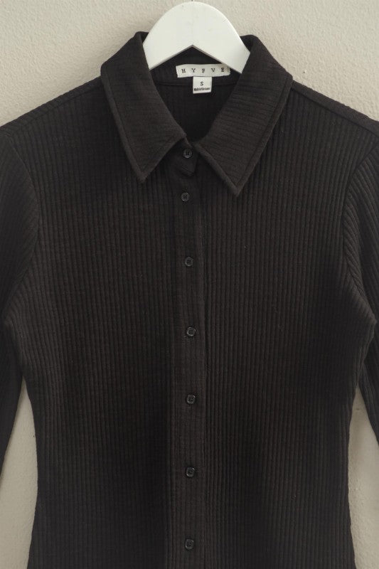BUTTON DOWN RIBBED KNIT TOP