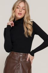 RIBBED TURTLE NECK SWEATER