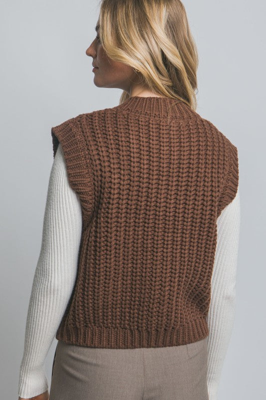 CHUNKY GOLD BUTTON POCKET VEST