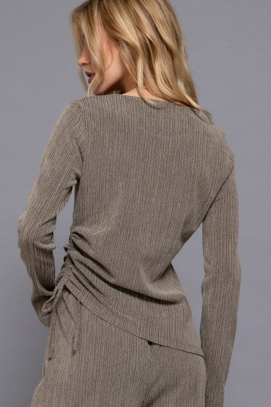 WEEKEND - TEXTURED PULL TOP