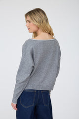 CONTRAST RAW EDGE CREW NECK SWEATER