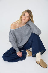 CONTRAST RAW EDGE CREW NECK SWEATER