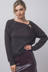 CREW SWEATER WITH BROACH