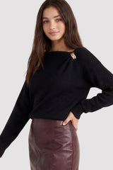 CREW SWEATER WITH BROACH