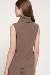 SLEEVELESS TNECK SWEATER