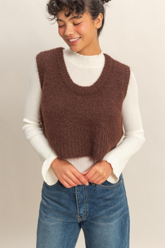 SCOOP CROP SWEATER