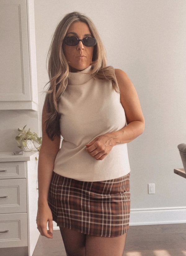 SLEEVELESS TNECK SWEATER