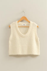 SCOOP CROP SWEATER