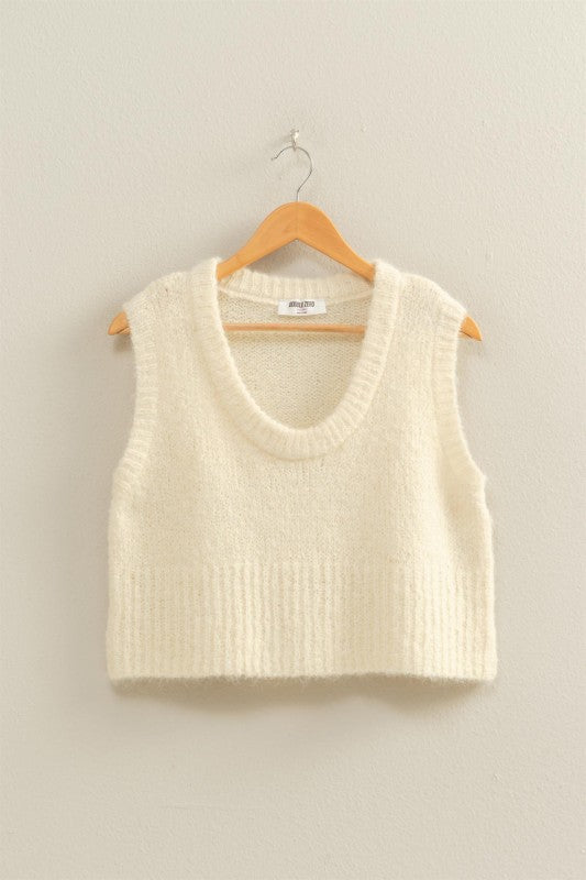 SCOOP CROP SWEATER