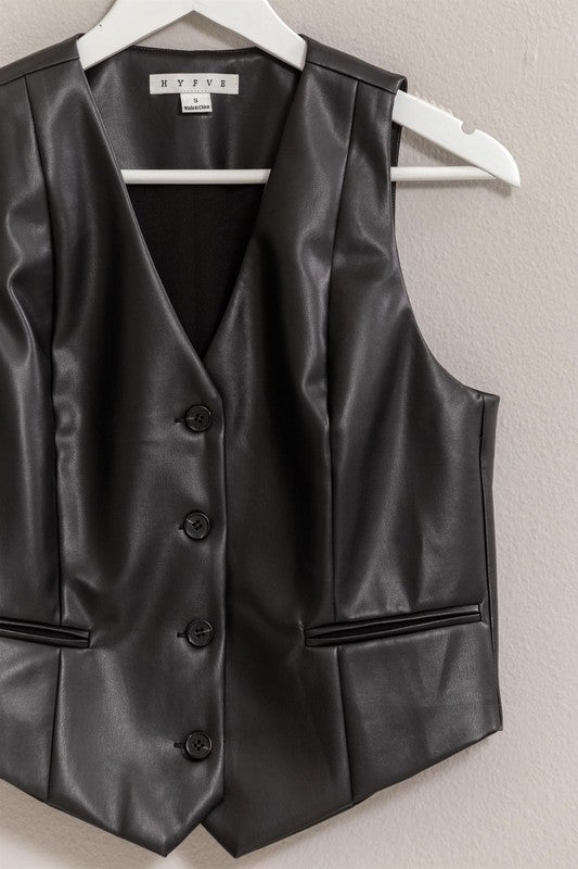 PLEATHER VEST