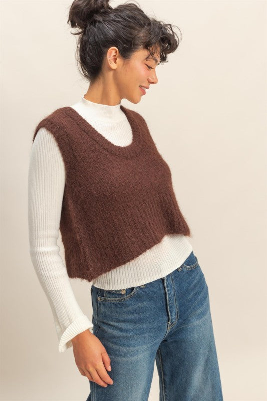 SCOOP CROP SWEATER