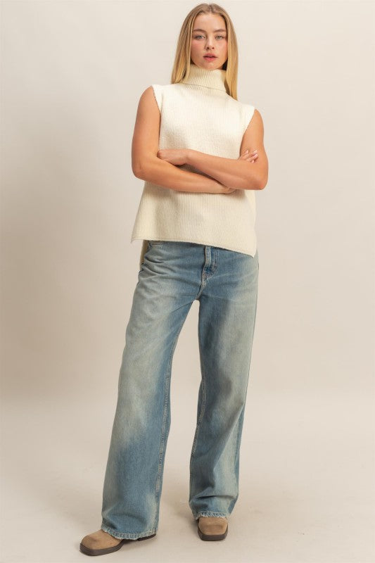 CHUNKY TURTLE NECK SWEATER