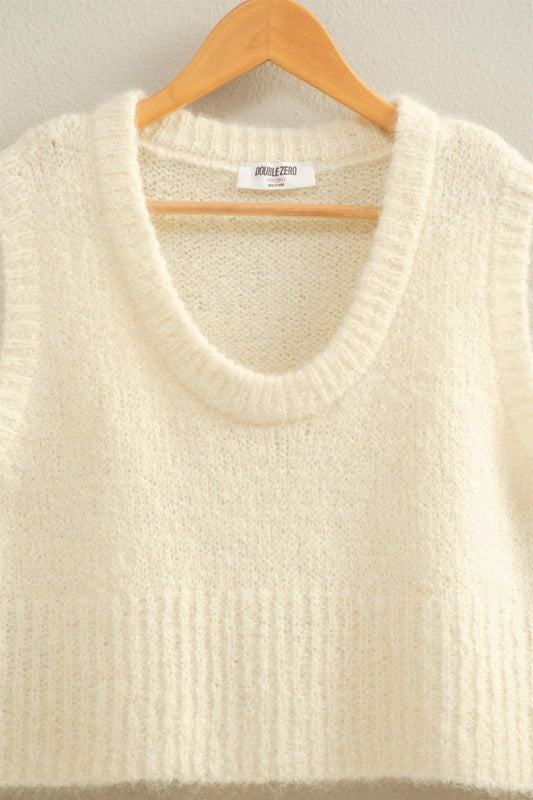 SCOOP CROP SWEATER